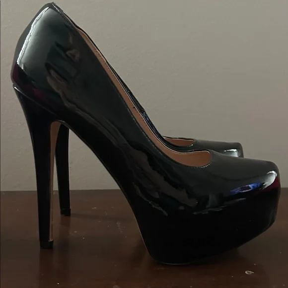 Patent Black Platform Heels - Picture 3 of 4